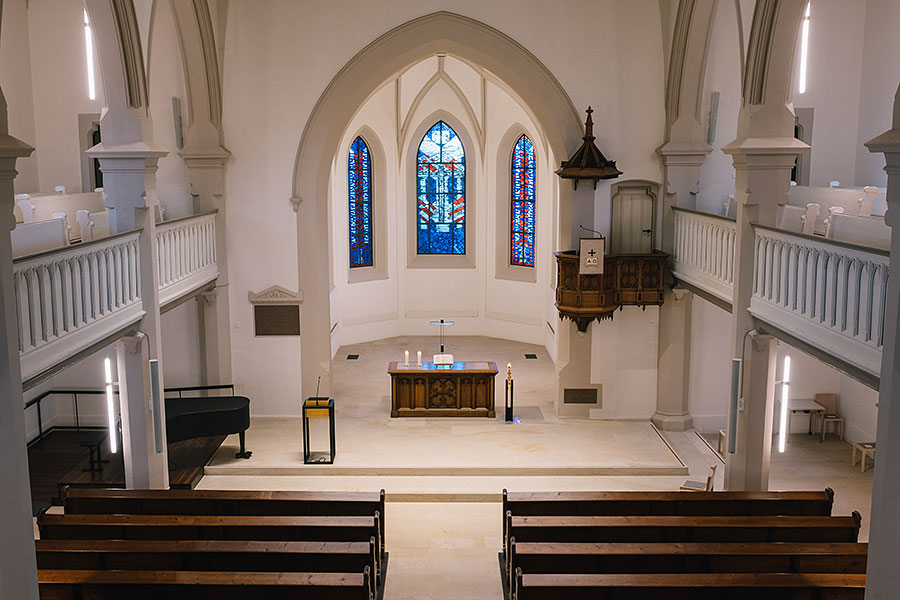 Innenaufnahme der evangelischen Kirche Linkenheim