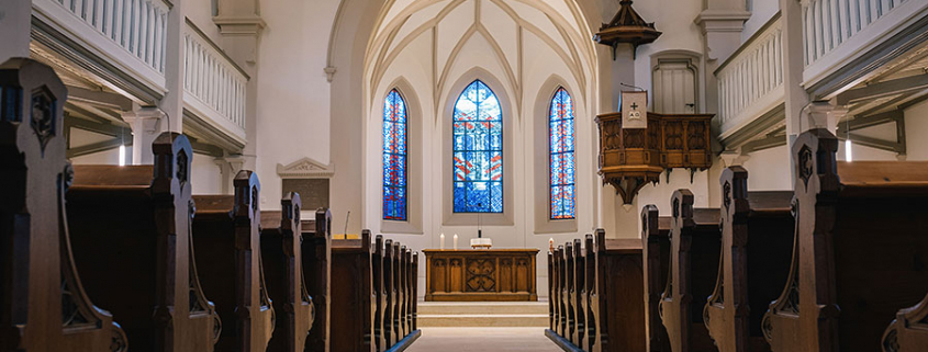 Innenaufnahme der evangelischen Kirche Linkenheim